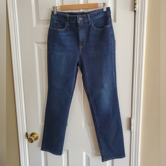 Talbots Straight Leg Jeans - Venus Wash Size 6P - Picture 3 of 8
